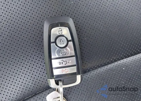 2023 Ford F-150 Lariat из США, поврежденный, VIN 1FTFW1E54PFB46010